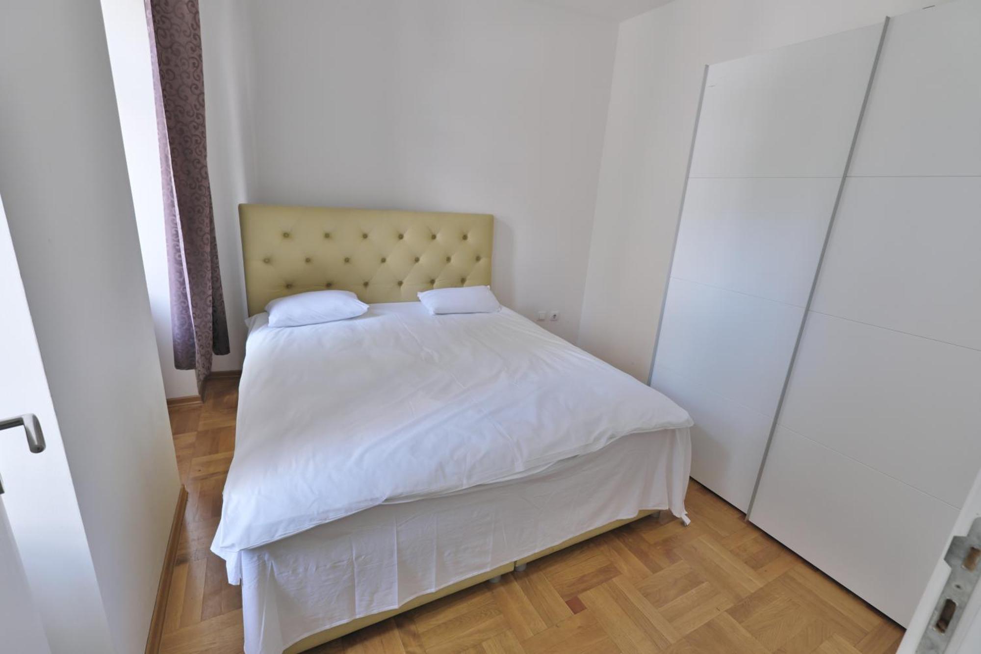 Schoenbrunn Apartment